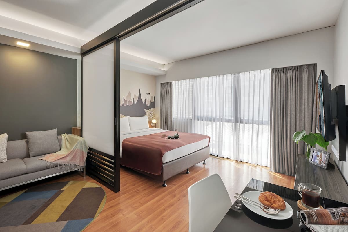 In-room safe, individually decorated, individually furnished, desk