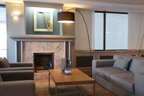 Coin salon dans le hall