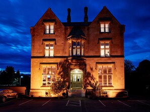 Exterior - Cotswold Grange (Cheltenham)