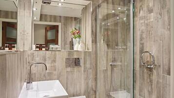 Small Double Room | Bathroom | Free toiletries, hair dryer, towels
