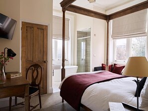 Hypo-allergenic bedding, individually decorated, individually furnished - Cotswold Grange (Cheltenham)