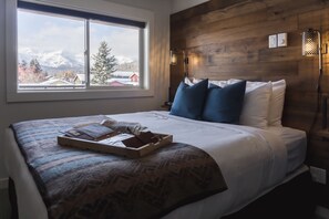 1 Queen and 1 Hideabed Standard (New No Pets Allowed) - Snow Valley Lodging (Fernie)