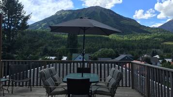 Deluxe-penthouselejlighed - 3 soveværelser - bjergudsigt - ved bjerg (Not Pet Friendly) | Terrasse/gårdhave