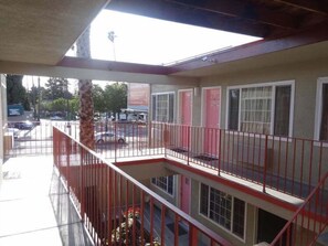 Exterior - The Flamingo Motel (San Jose)