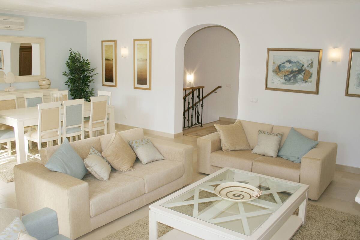 Deluxe Villa, 3 Bedrooms | Living room | Smart TV, DVD player