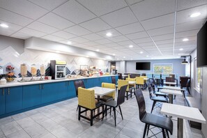 Breakfast area - La Quinta Inn & Suites by Wyndham Lexington Park - Patuxent (California)
