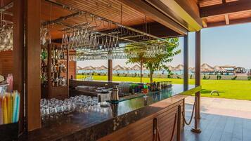 2 bars/lounges, poolside bar