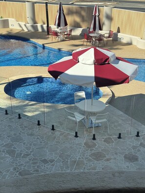 Outdoor pool - Lake Mulwala Boatel (Mulwala)