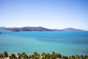 On the beach, beach towels - Reef View Hotel (Whitsundays)