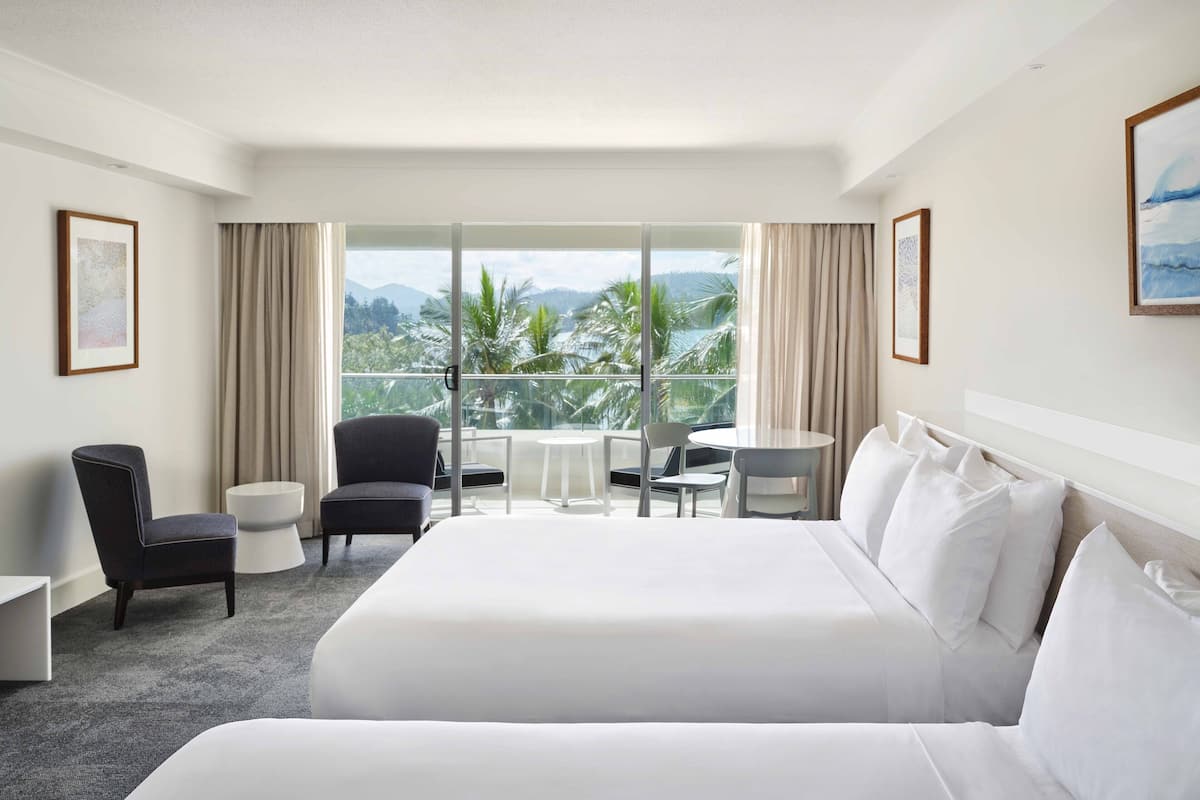 Garden View Room | 1 bedroom, minibar, in-room safe, desk