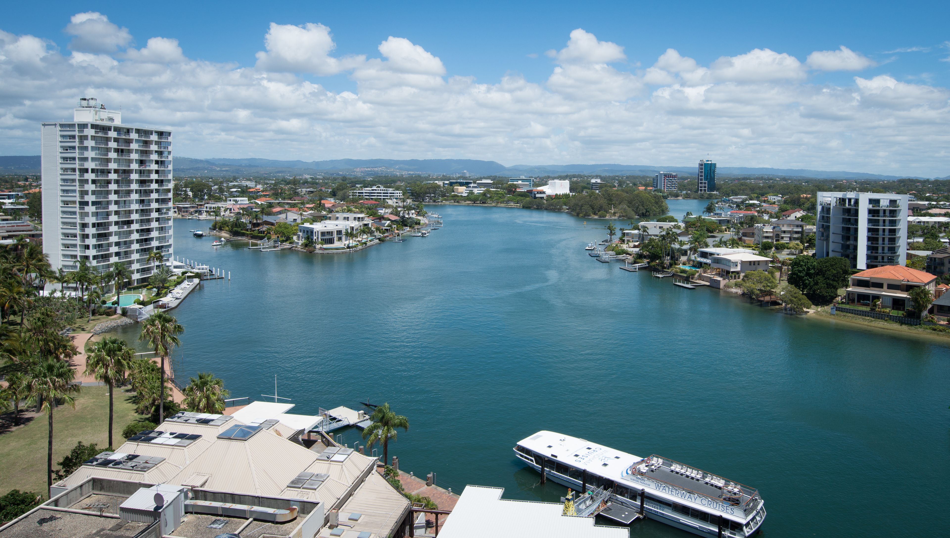 Tiki Hotel Surfers Paradise — image 22