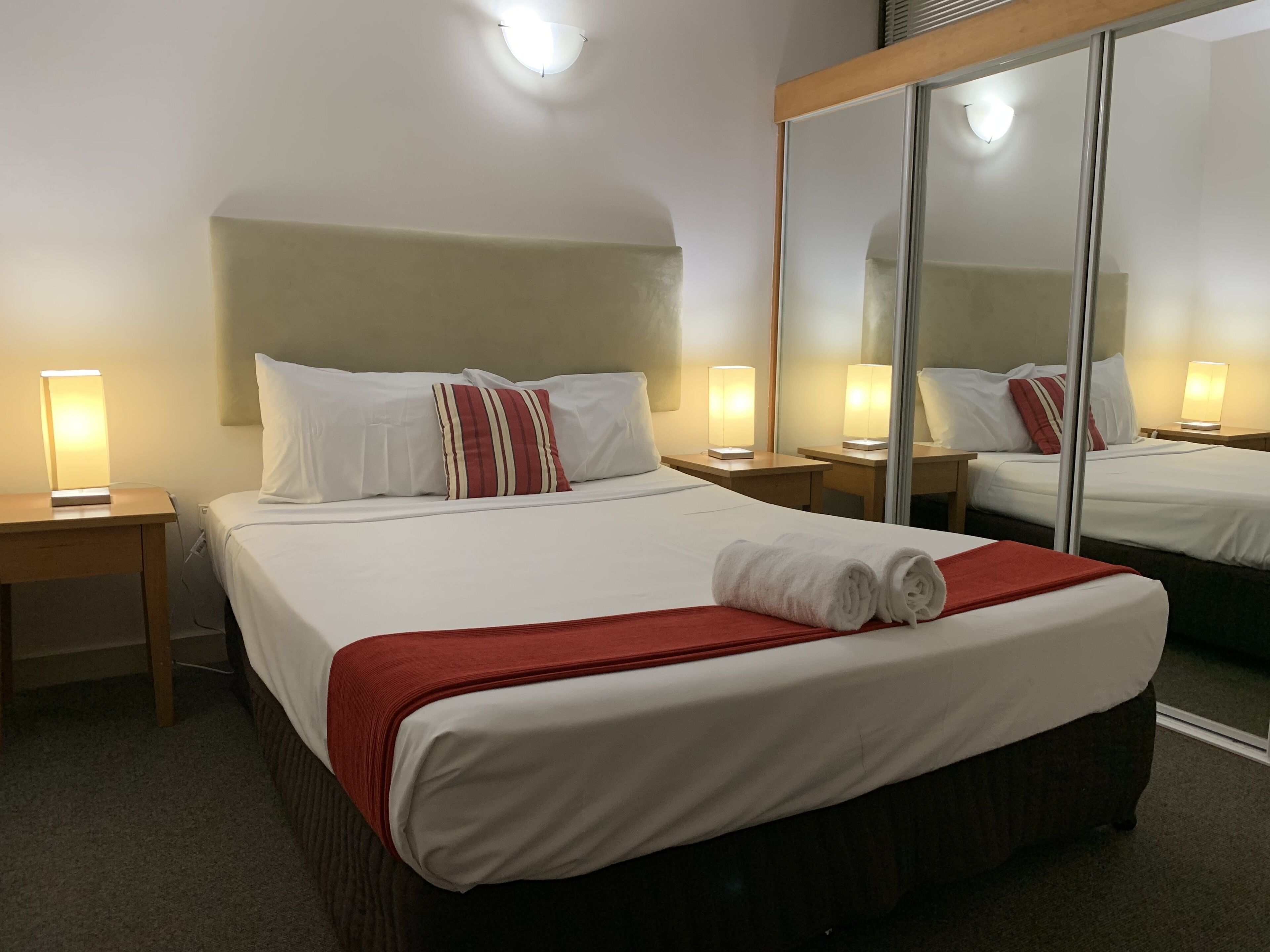 Tiki Hotel Surfers Paradise — image 7