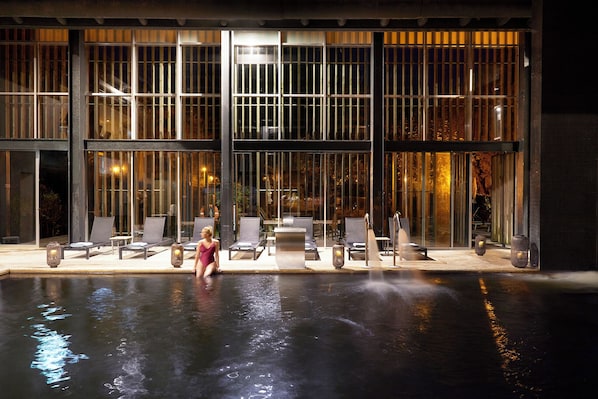 Indoor pool, outdoor pool, sun loungers - Octant Furnas (Povoacao)