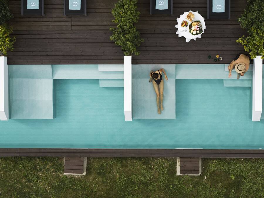 Kamar Double Superior, akses ke kolam renang (Adults Only) | Minibar, brankas, meja kerja, dan tirai kedap cahaya