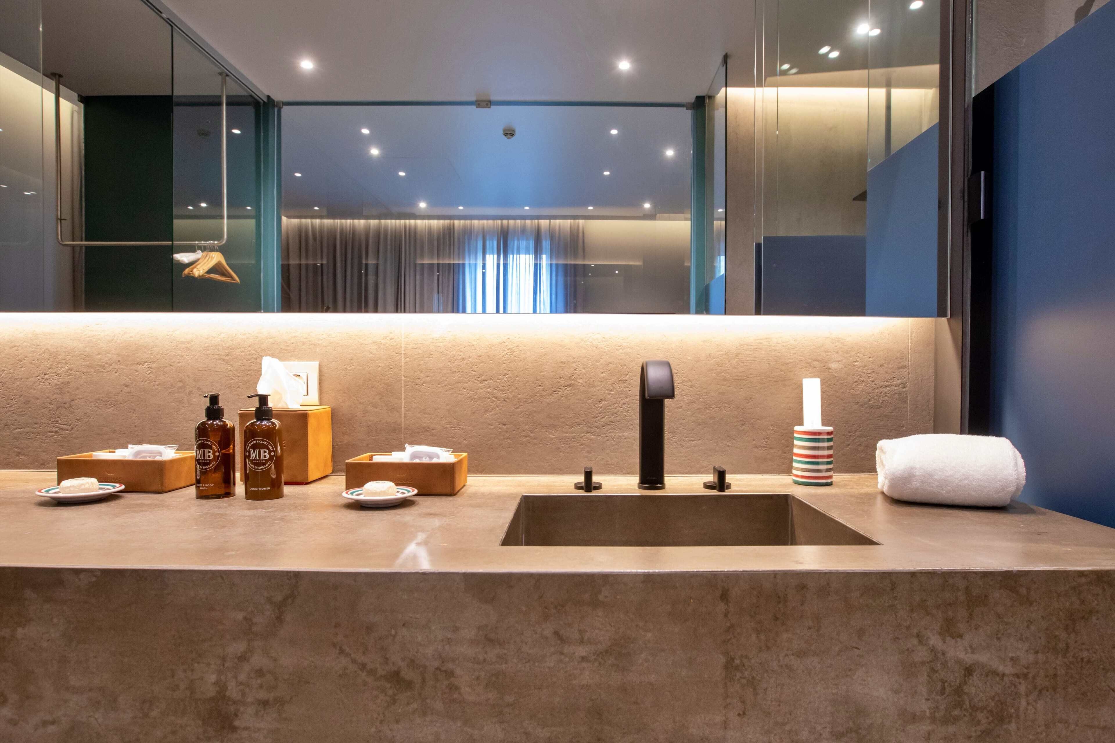 1 bedroom, minibar, in-room safe, desk