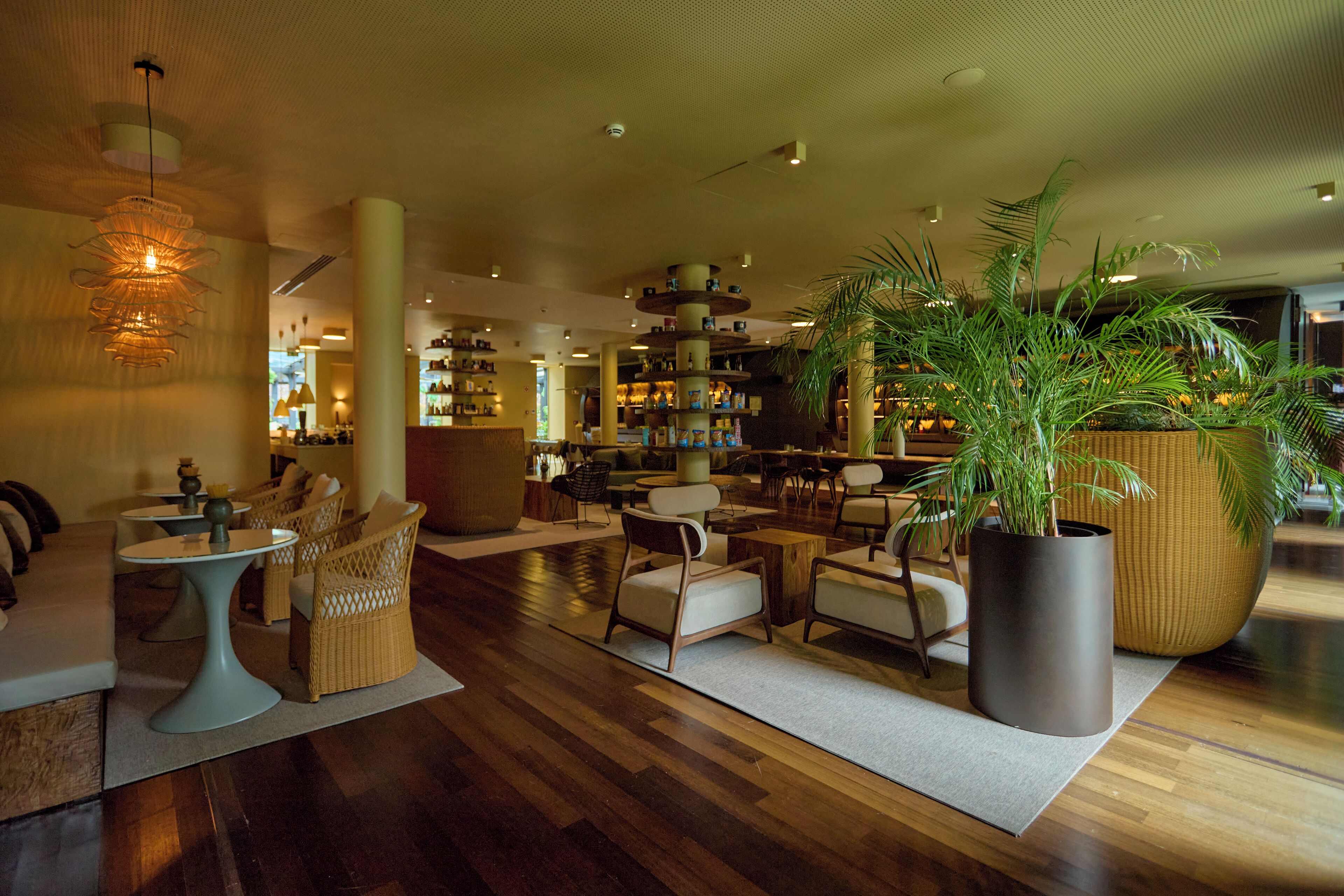 breakfast, lunch, dinner served; regional cuisine