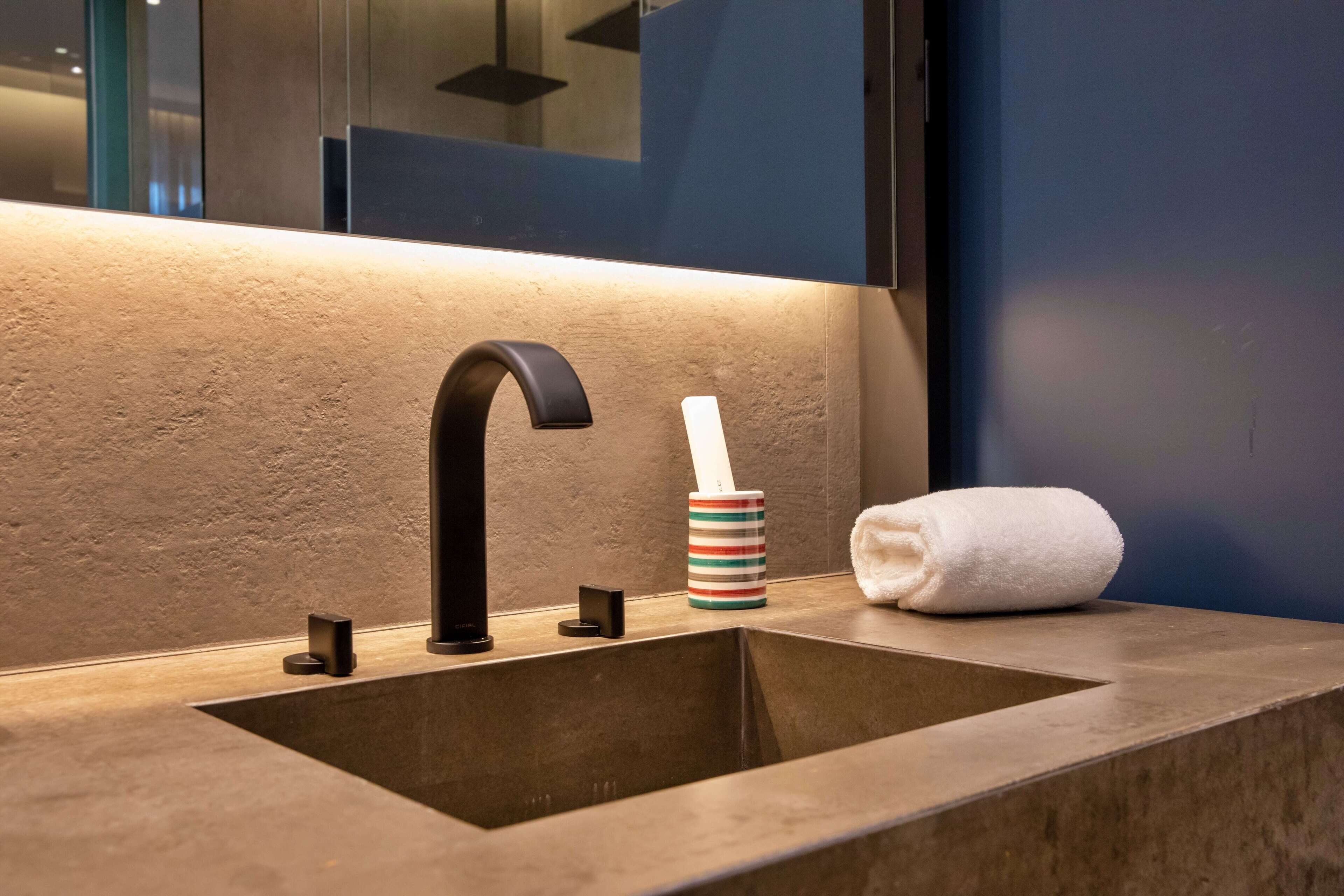 1 bedroom, minibar, in-room safe, desk