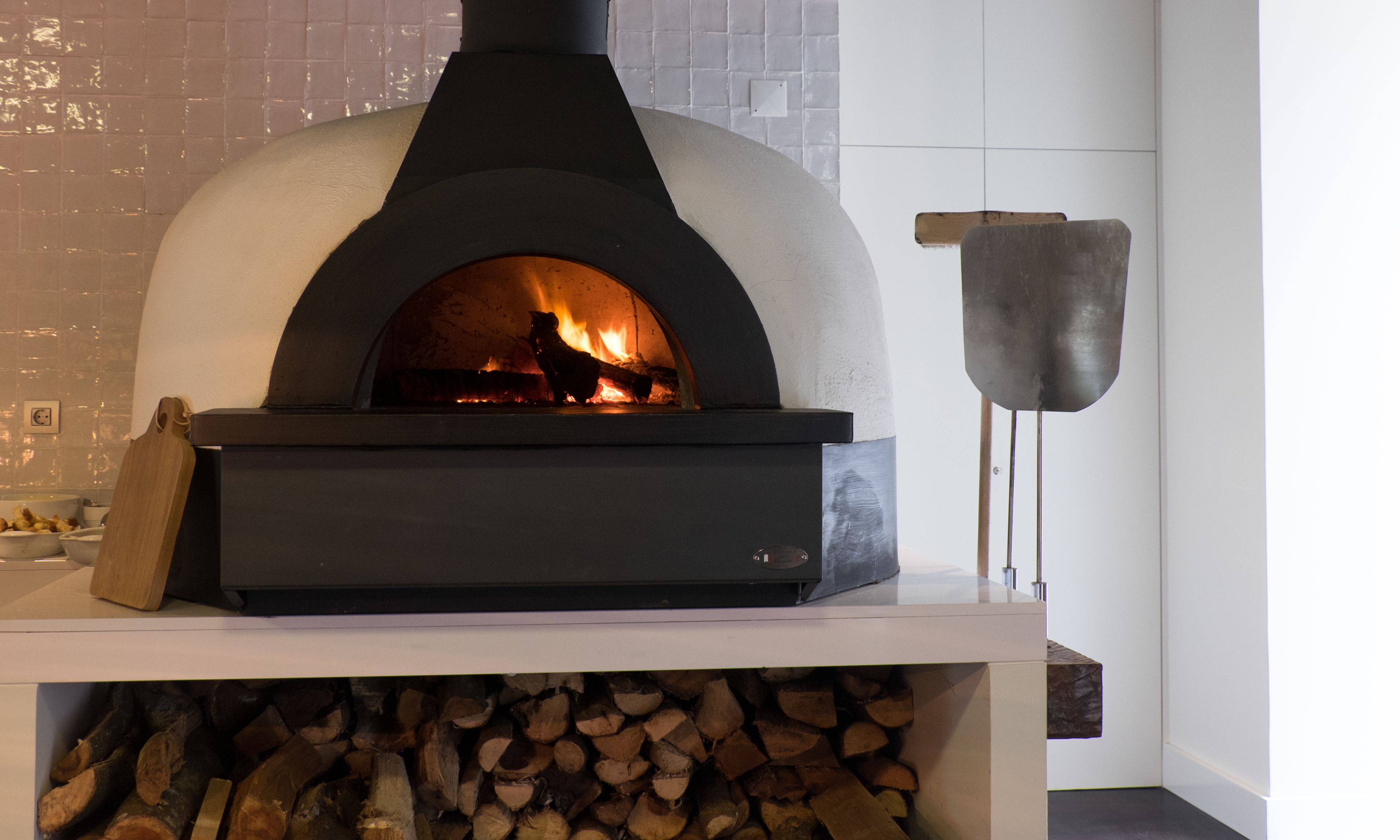 breakfast, lunch, dinner served; regional cuisine