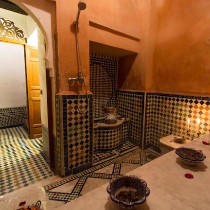 Steam room, Turkish bath/hammam, body scrubs, massages