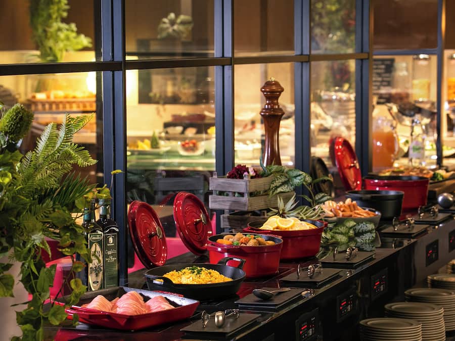 Café da manhã com buffet todos os dias mediante uma taxa