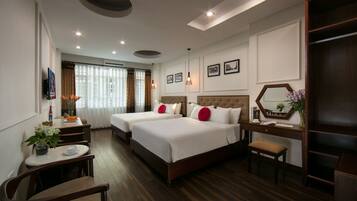 Family Suite, City View | 1 bedroom, minibar, in-room safe, desk