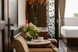 Executive Room | In-room dining - Victory Legend Hotel & Spa (Hanoi)