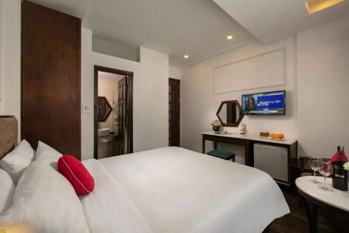 1 bedroom, minibar, in-room safe, desk