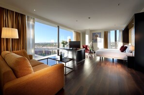 Premium bedding, down comforters, minibar, in-room safe - Hotel Eurostars Zaragoza (Zaragoza)