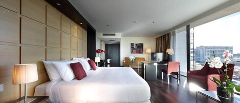 Suite (2 pax) | Premium bedding, down comforters, minibar, in-room safe
