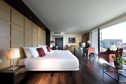Suite (2 pax) | Ropa de cama de alta calidad, edredones de plumas, minibar y caja fuerte