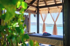 Couples treatment room(s), body treatments, hydrotherapy, aromatherapy