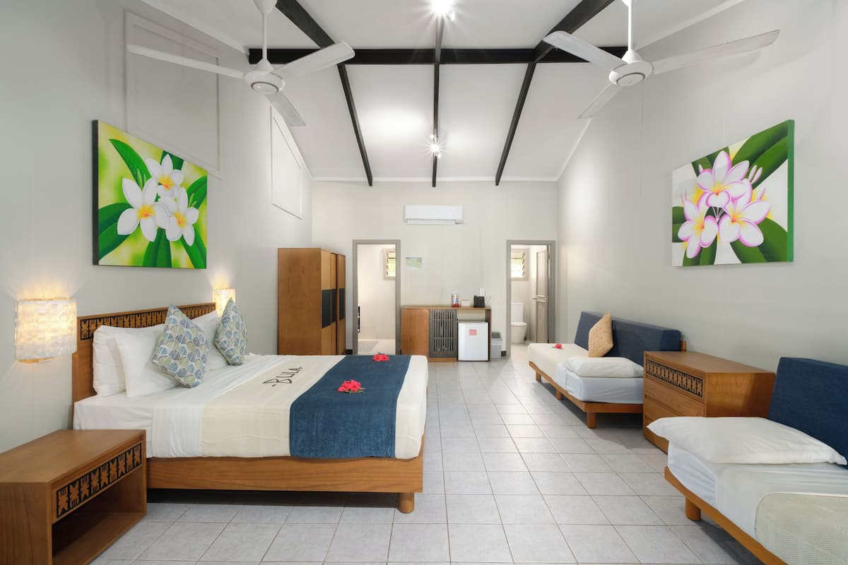 Standard Room, Poolside