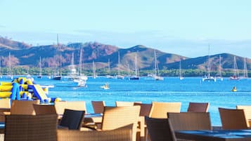 3 restaurants, breakfast, lunch served; local and international cuisine