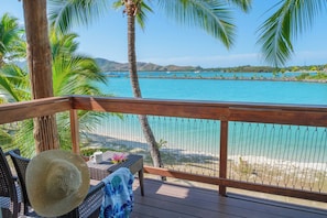 Beachfront Hotel Room | Terrasse/gårdhave