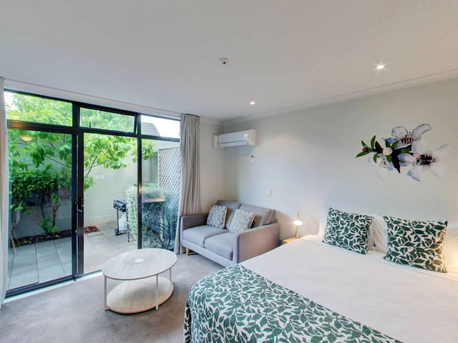 Familien-Suite, Whirlpool | Hochwertige Bettwaren, schallisolierte Zimmer, Bügeleisen/Bügelbrett