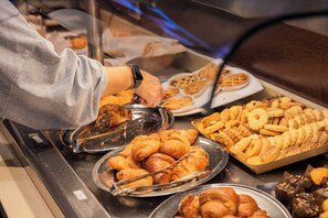 Free daily buffet breakfast - Dado Hotel International (Parma)