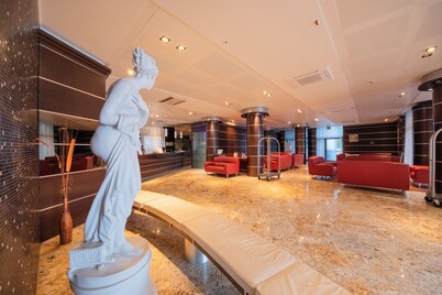 Dado Hotel International