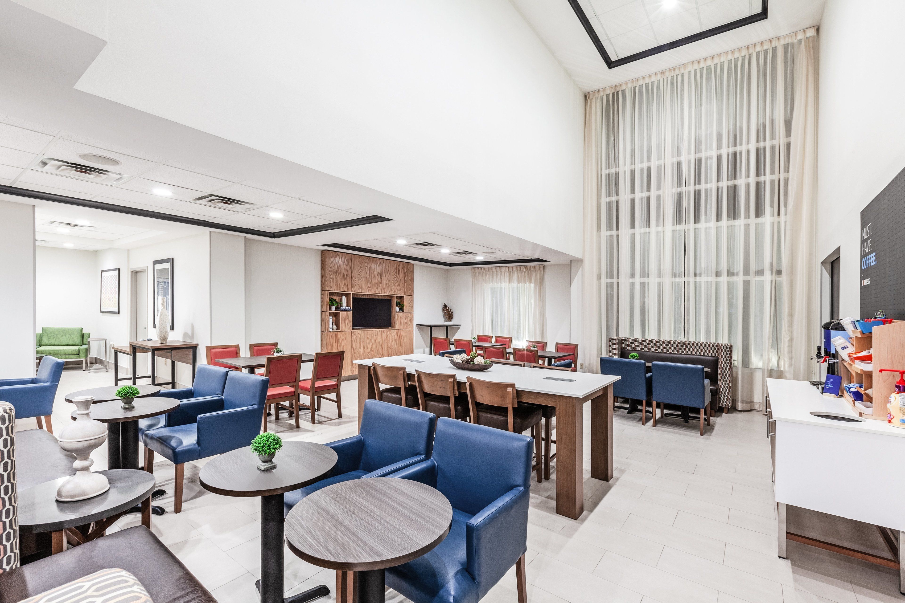 Inbegriffenes Frühstücksbuffet unter der Woche