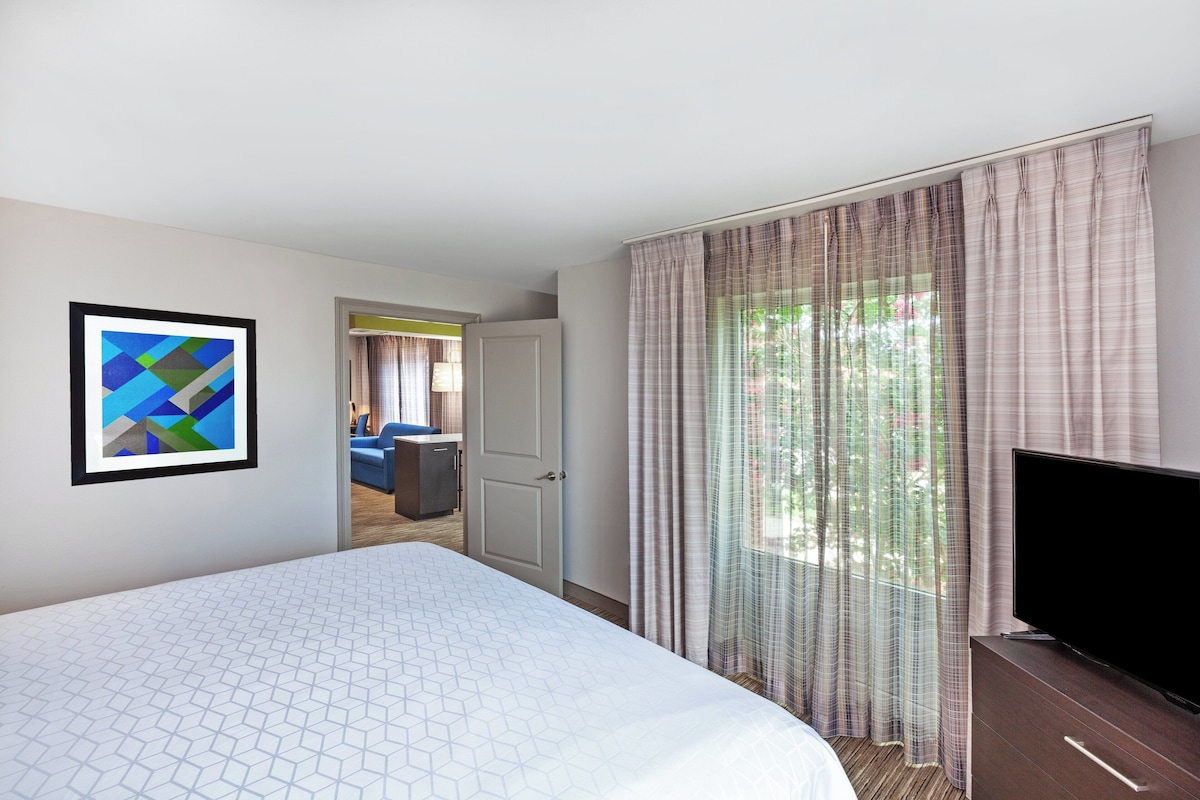 Suite, 1 Bedroom | In-room safe, desk, blackout curtains, iron/ironing board