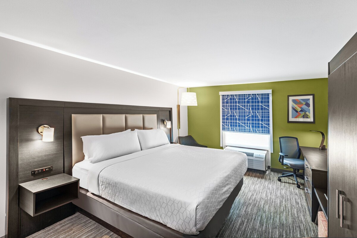 In-room safe, desk, blackout drapes, iron/ironing board