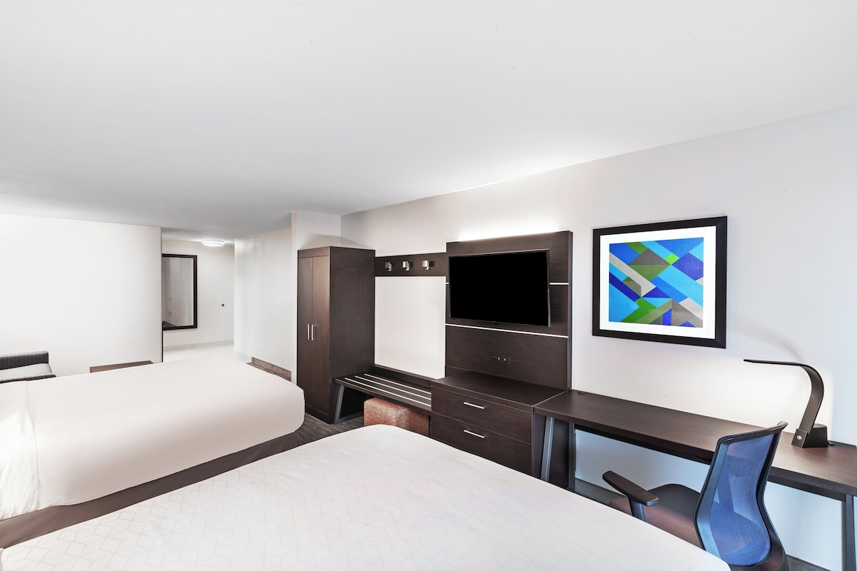 Suite, 2 Queen Beds | In-room safe, desk, blackout curtains, iron/ironing board