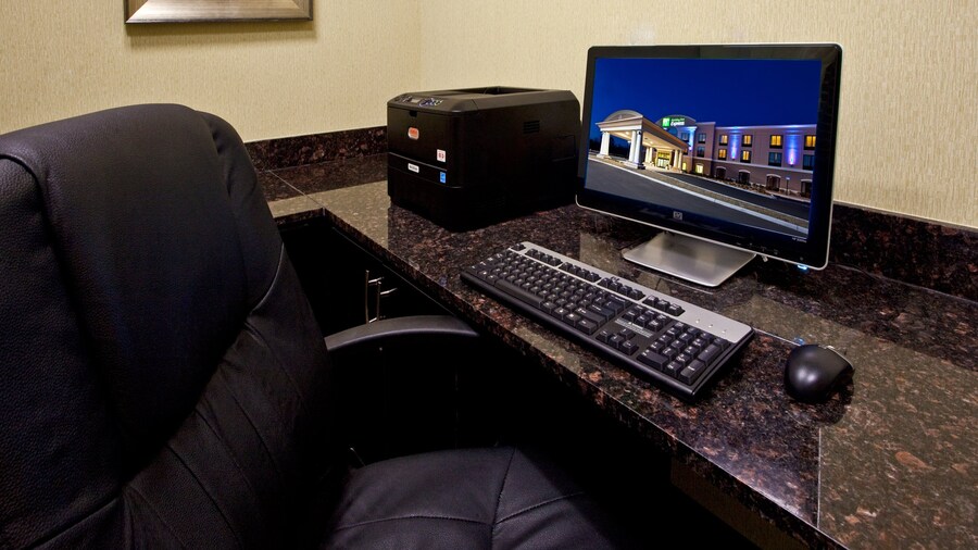 Holiday Inn Express & Suites Perry by IHG