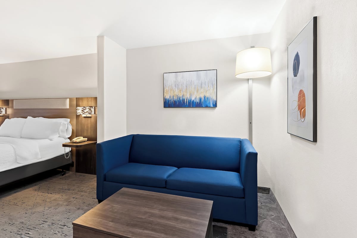 egyptian cotton sheets, premium bedding, down duvets, pillow-top beds