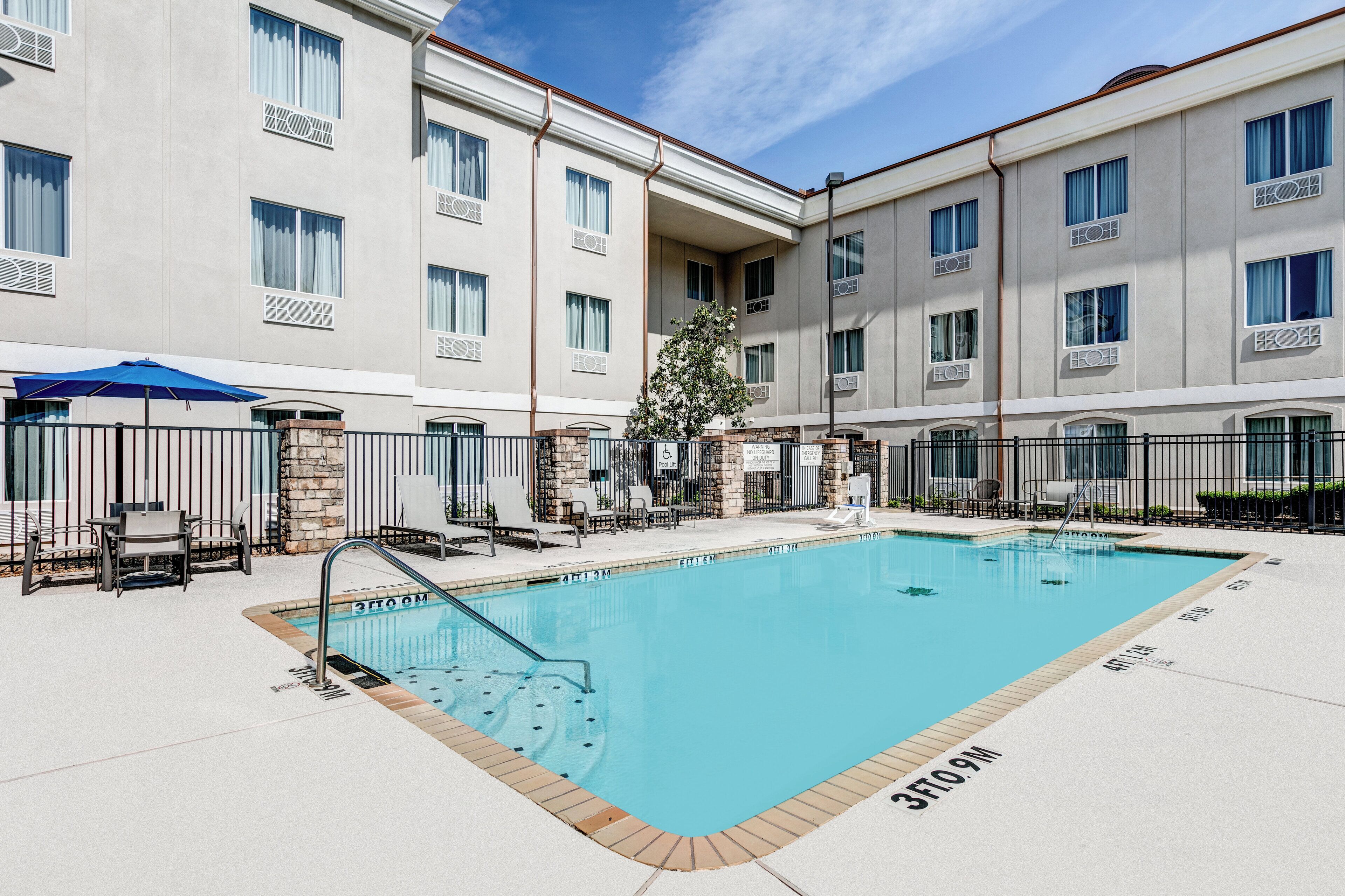 Alberca al aire libre 