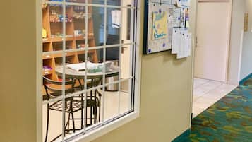 Snack bar