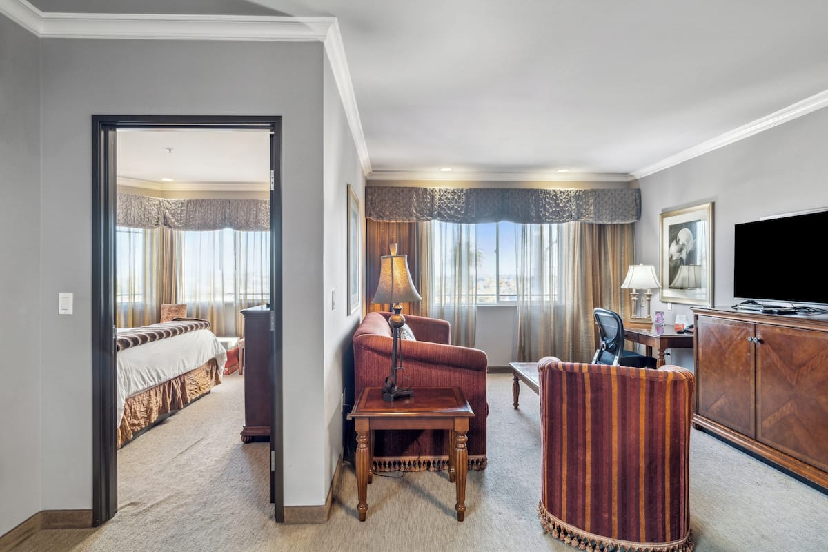 1 bedroom, premium bedding, pillow-top beds, in-room safe