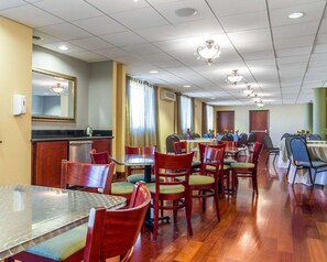 Desayuno continental incluido todos los días