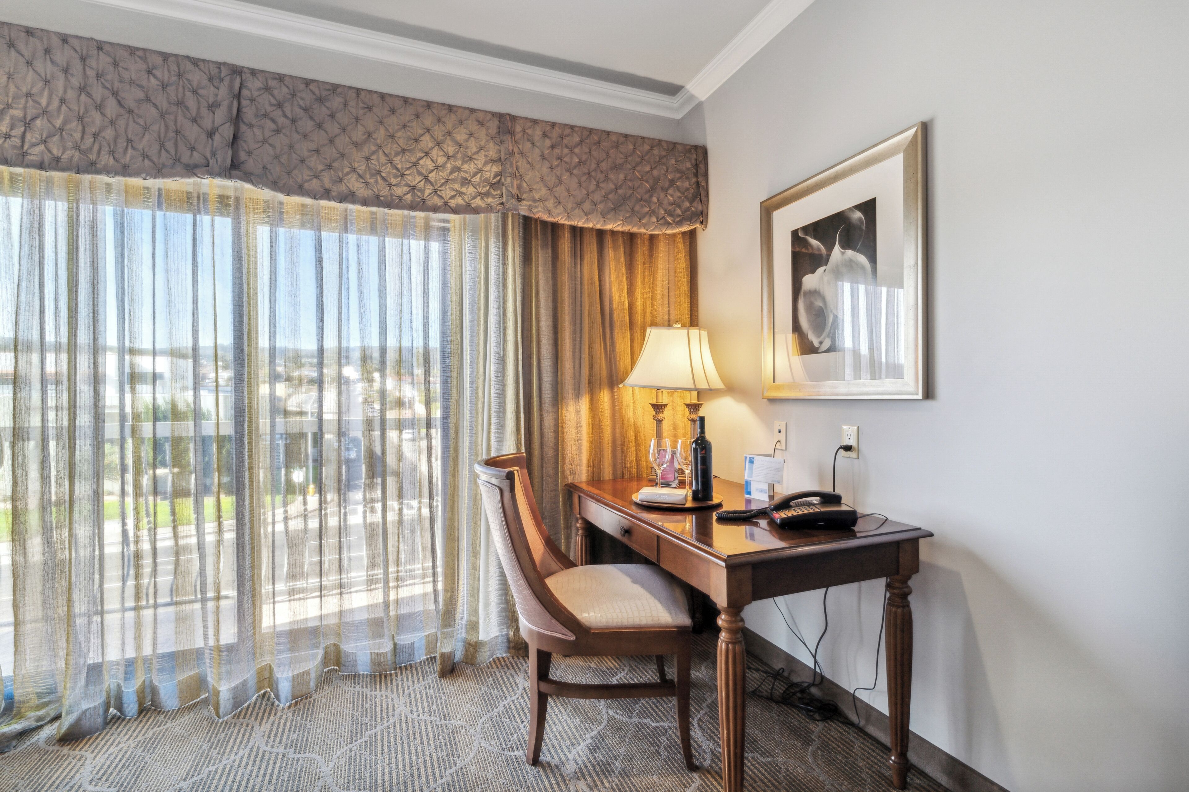 deluxe king room | 1 bedroom, premium bedding, pillow-top beds, in-room safe