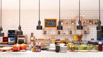 Bữa sáng (13.95 GBP/mỗi người)