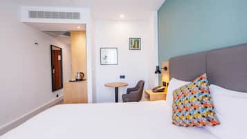 Standard Room, 1 Queen Bed (Walk-In Shower) | In-room safe, desk, blackout curtains, iron/ironing board